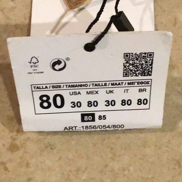 Zara Elasticated belt with gold tone buckle. Size 80/US Size 30 - Picture 4 of 4